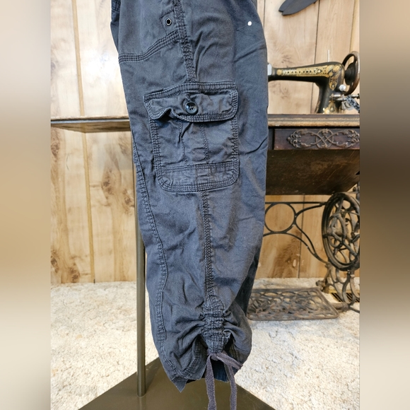 3/4 Length Carco Shorts - Picture 8 of 10